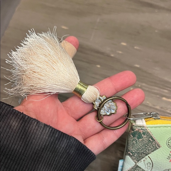 PAPAYA SMALL COSMETIC TRAVEL BAG - Picture 4 of 14